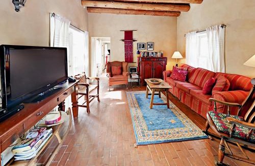 Historic Eastside Apartment | Casa Las Rosas