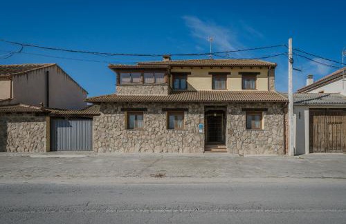 Munopedro House | Casa Las Tres Coteras