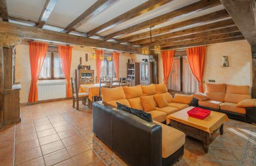 Munopedro House | Casa Las Tres Coteras