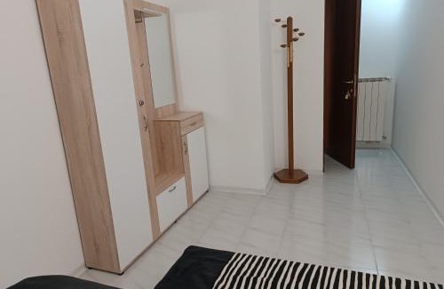 Aprilia Apartment | Casa Latiini A