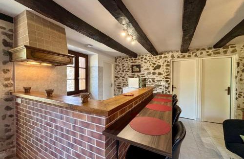Naves House | Casa Les Combes - Maison typique climatisé avec jardin