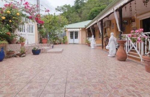 Case-Pilote Bed & Breakfast | Casa Lof