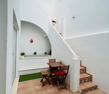 Sao Pedro House | Casa Longa Faro - Traditional Portuguese House with modern comforts