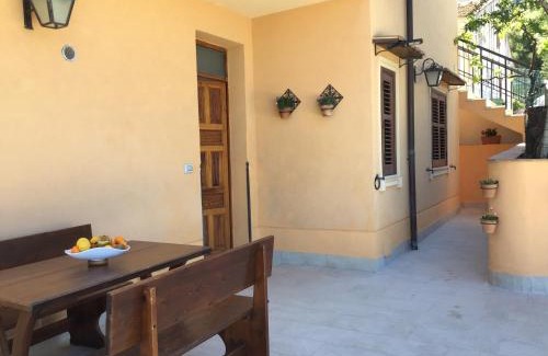 Castelbuono Apartment | Casa LORE