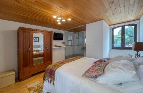 Curia House | Casa Luis Pato