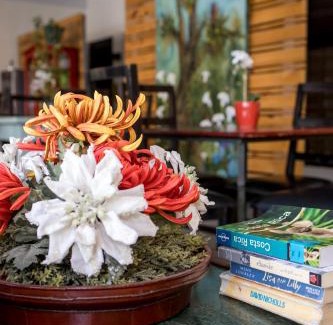 Cacique Hotel | Casa María Aeropuerto B&B