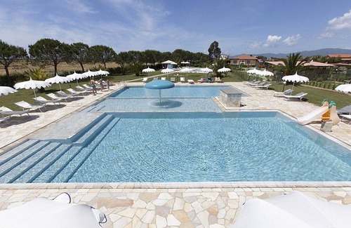 Grosseto House | Casa Marieva I: A graceful studio apartment surrounded by the greenery.