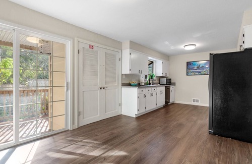 Moss Beach House | Casa Marina: Walk to Beach, Hear the Ocean, Kid Friendly Family Retreat!
