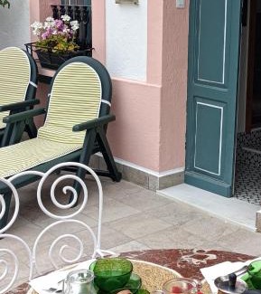 Monforte de Lemos House | Casa Matilda - Encanto vintage con patio privado en el corazón de la Ribeira Sacra