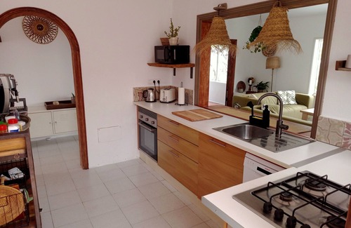 Tinajo Villa | Casa MaVi - Vineyard with ocean view (pool, privacy, scenic views, BBQ, AC)