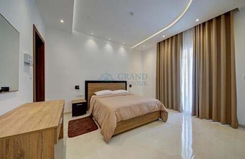 Ghaxaq Apartment | Casa Meraviglia in Ghaxaq Rooftop Pool & Garage