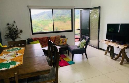 San Isidro Apartment | Casa mirando a la montaña, camino al volcán