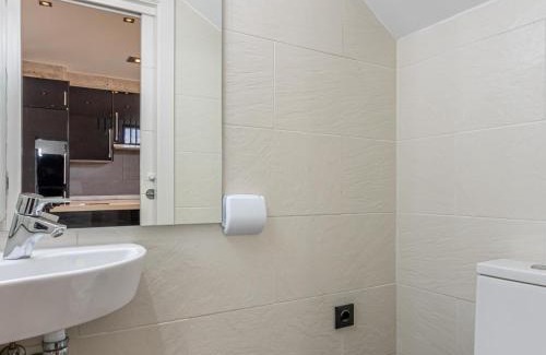 Bon Relax House | Casa moderna con piscina, Wi-Fi, AA, barbacoa y parking en Sant Pere Pescador - ES-89-73
