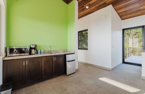 Savegre Villa | Casa Montaña - Majestic Ocean Views at Dominical Hills