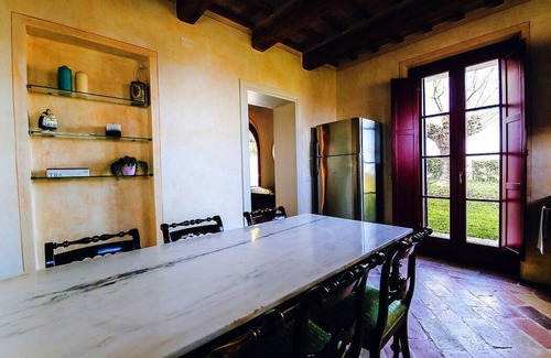 Monsano House | Casa Mortella D: A graceful apartment that is part of an ancient manor house, with Free WI-FI.