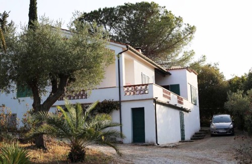 Naregno House | Casa Muller, gem in the countryside with a view of the blue