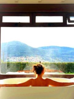 Mos House | Casa nueva en Vigo Rural Mos con Jacuzzi y chimenea para ESCAPADA ROMANTICA