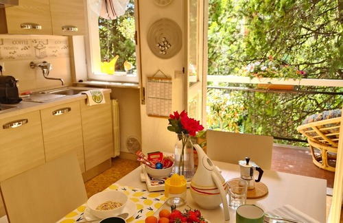 Abbadia Lariana Apartment | Casa Orso - Romantic Stay by Lake Como - Central - Walk to Beach & Trails