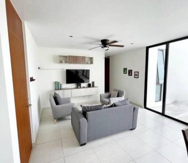 Conkal House | Casa Otavia, con alberca para 6 huéspedes y mascotas