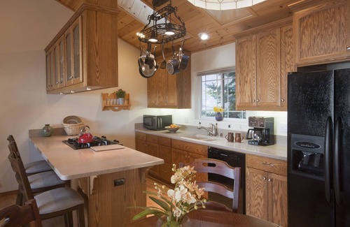 Running Springs House | Casa Pacifica-100 Mile View-Your Romantic & Family getaway.