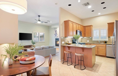 Bermuda Dunes Cottage | Casa Palmera by Avantstay Entertainer's Oasis w/Guesthouse