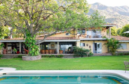 Jocotepec Bed & Breakfast | Casa Palomas Bed and Breakfast