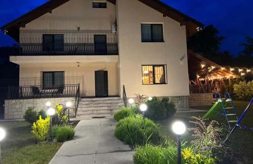 Barnova House | Casa Petra