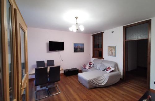 Pieve di Cadore Apartment | Casa Phoenix Appartamento piano terra immerso nel verde a pochi minuti dalla ciclabile