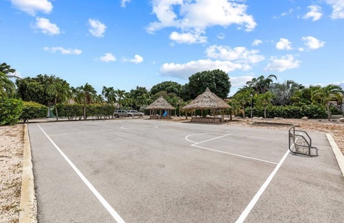 Willemstad Apartment | Casa Piña Curaçao, your private getaway into the tropics!