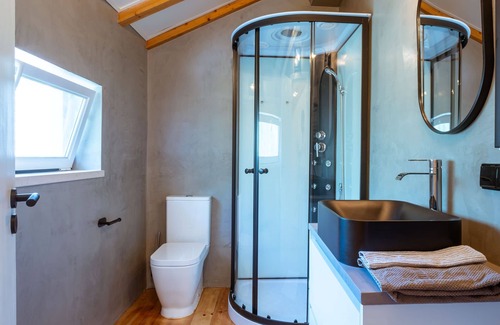 Caldas da Rainha Apartment | Casa Pinhal – Stylish Apartment with Valley and Pine Forest Views