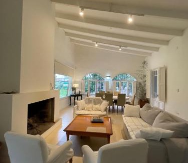 Gualeguaychu House | Casa premium con piscina cerca del Country Golf Club