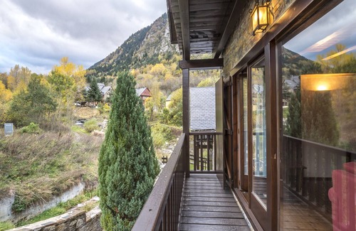 Pujo Ski Chalet | Casa Pujo by Totiaran, for 6 adults, in Salardu, 5 km from Baqueira