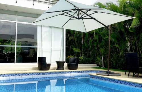 Girardot House | Casa Quinta con Piscina en el Peñón