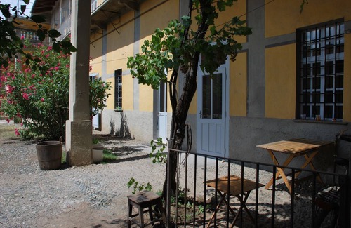 Costigliole Saluzzo Apartment | Casa Regis - Apartment in old mansion