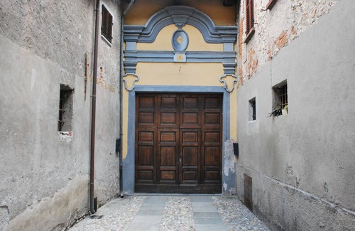 Costigliole Saluzzo Apartment | Casa Regis - Apartment in old mansion