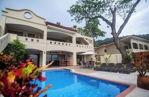 Jaco Villa | Casa Rio Mar Luxury Villas, 7 Luxury Oceanfront Villas, 52 Bedrooms, 150 Guests