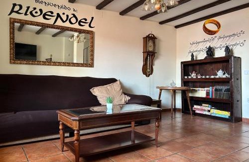Poyales del Hoyo House | Casa Rivendel - Fantasía, Confort y Naturaleza