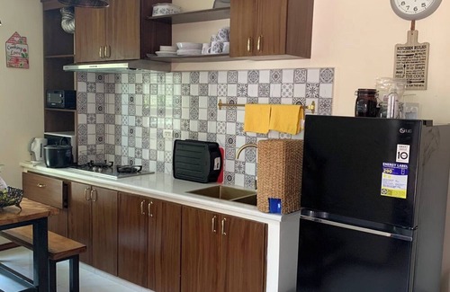 Tagaytay House | Casa Robles Villa 1: Homey, Cozy and Relaxing. With private pool. For 13pax