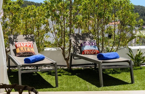 Sant Josep de sa Talaia House | Casa Roca compartida