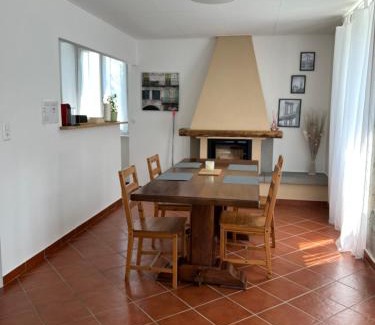 Riazzino Apartment | Casa Romana