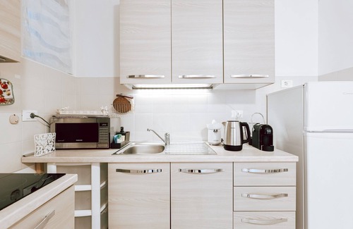 Zona XXVI Castel di Decima Apartment | Casa Rosolino | Next to Campus Bio-Medico | Rome