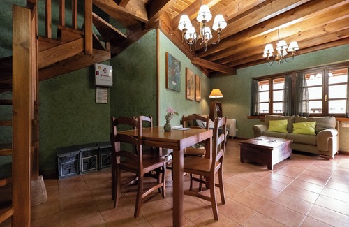 Pola de Lena Cottage | Casa Rural con Chimenea y Vistas a la Montaña
