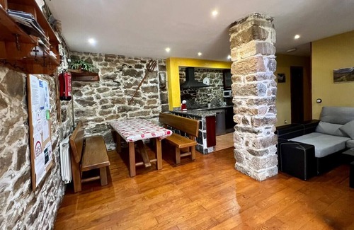 Yerbo Cottage | Casa rural con encanto,Wifi,chimenea en Navelgas