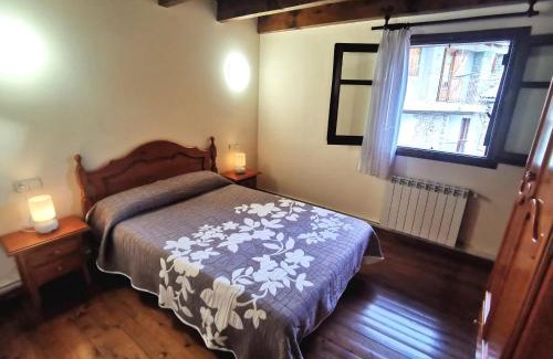 Barruera Apartment | Casa Rural con patio y BBQ en La Vall de Boí