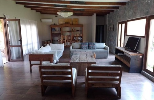Tapia House | Casa rural en Club de Campo Las Cortaderas