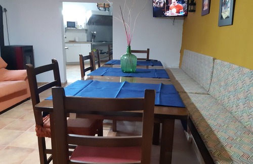 Rubielos Bajos Cottage | Casa Rural en Rasante -capacidad 16-18 Personas
