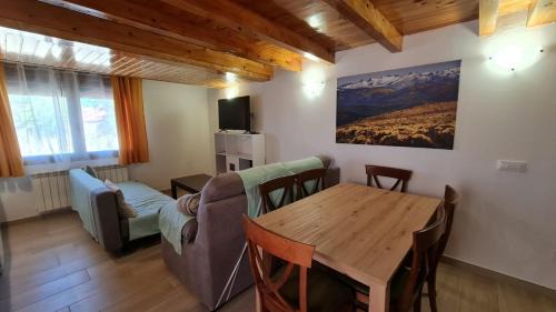 Navarredonda de Gredos House | Casa rural los 7 pinos de Gredos