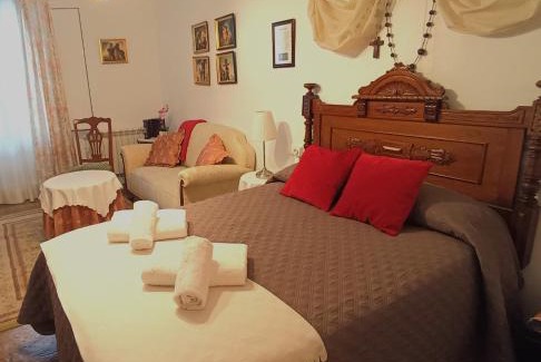 Urrea de Gaen House | Casa Rural La Casona