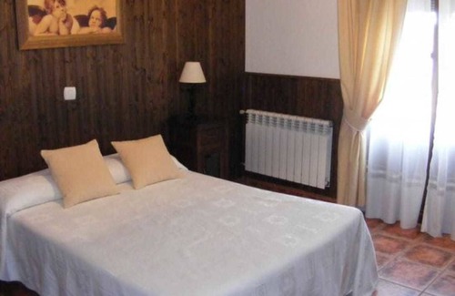 Torrejon El Rubio House | Casa Rural Peña Falcon