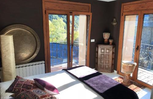 Llorts Ski Chalet | Casa Rustica Cabanes